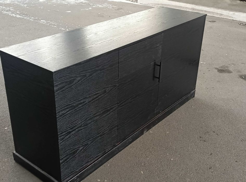 Комод с ящиками и дверцами  для офиса или дома