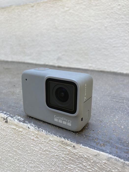 GoPro Hero 7 White + Caixa estanque + cartão Micro SD