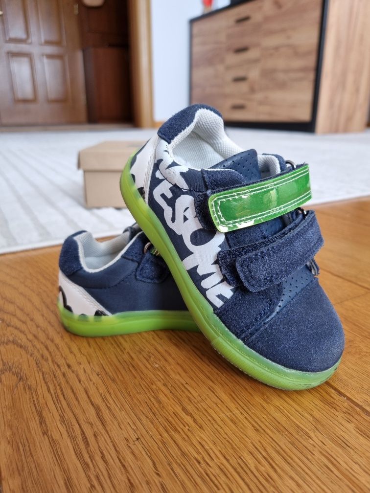 Buty chłopięce r.24, action boy