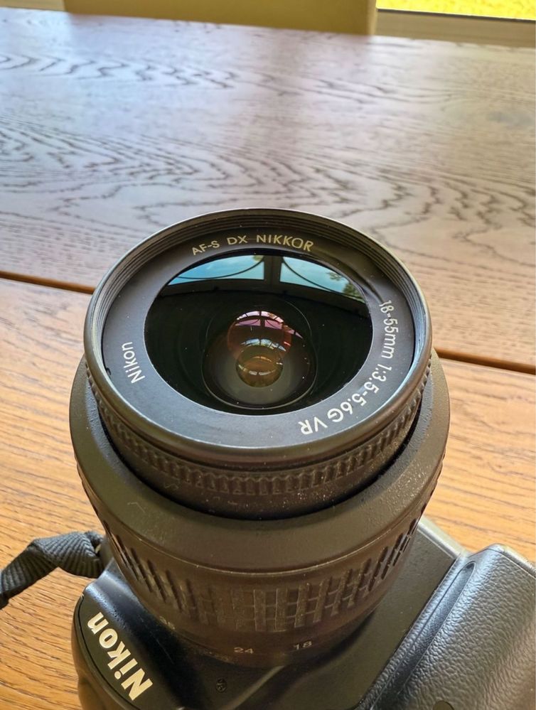 Nikon D5000 + Objetiva 18-55mm