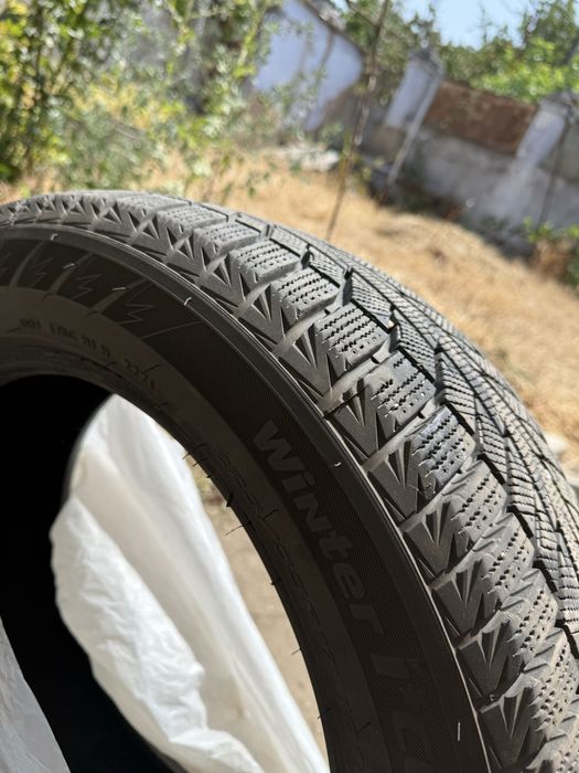 Продам зимнюю резину Hankook 225/55 R17