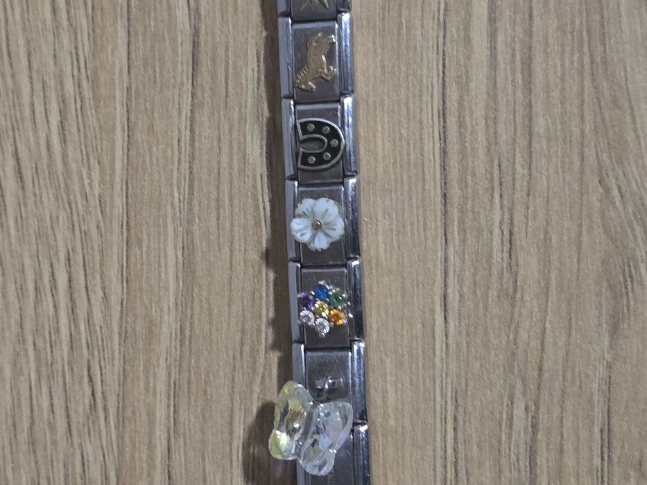 Bransoletka nomination, 18 czesci