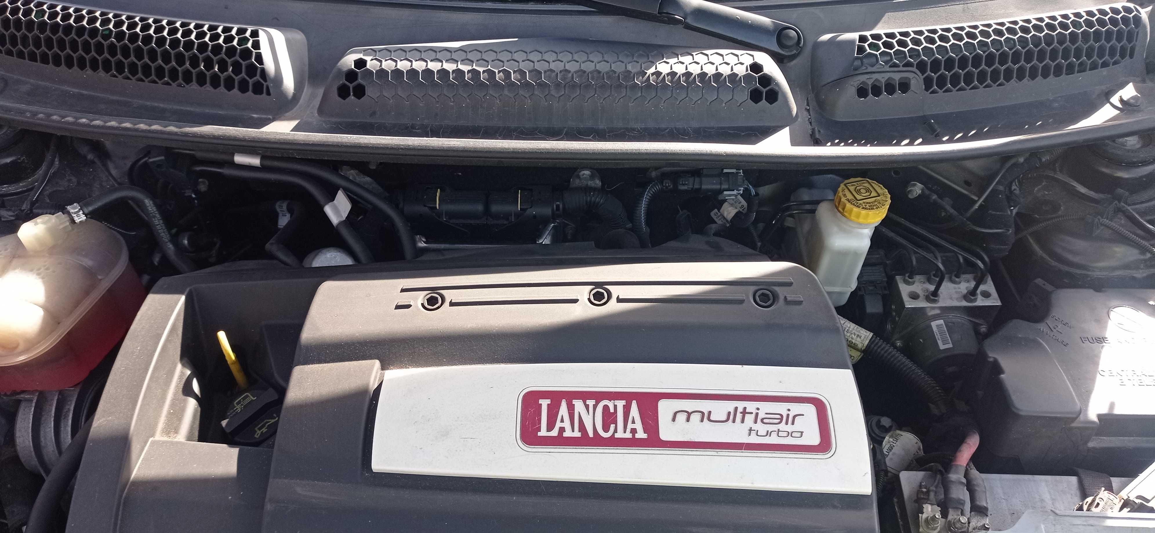 Автомобіль Lancia Delta