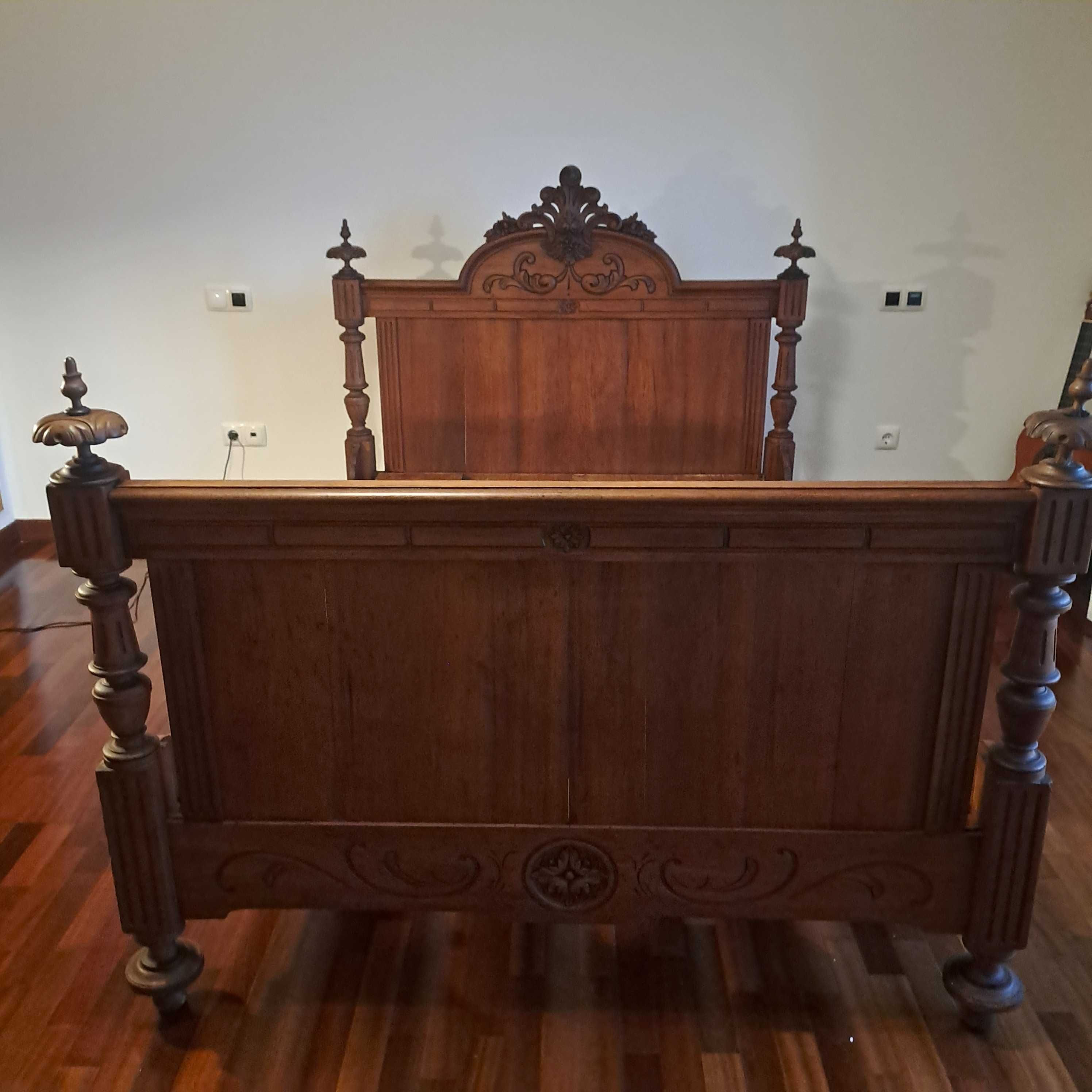 Cama  Madeira Antiga