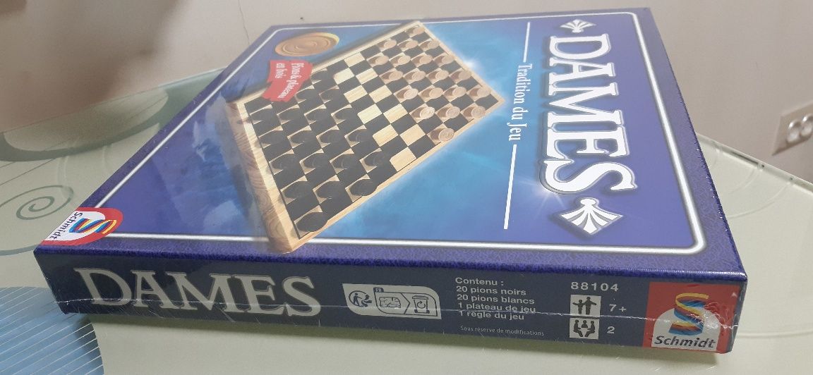 Продам нові шашки "DAMES" /дерев'яні/