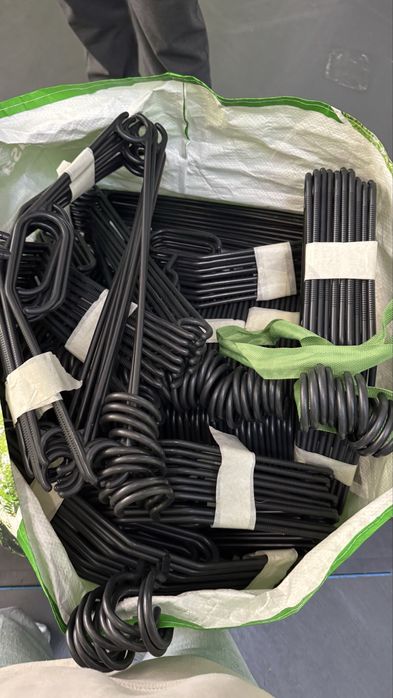 130 cabides de plástico