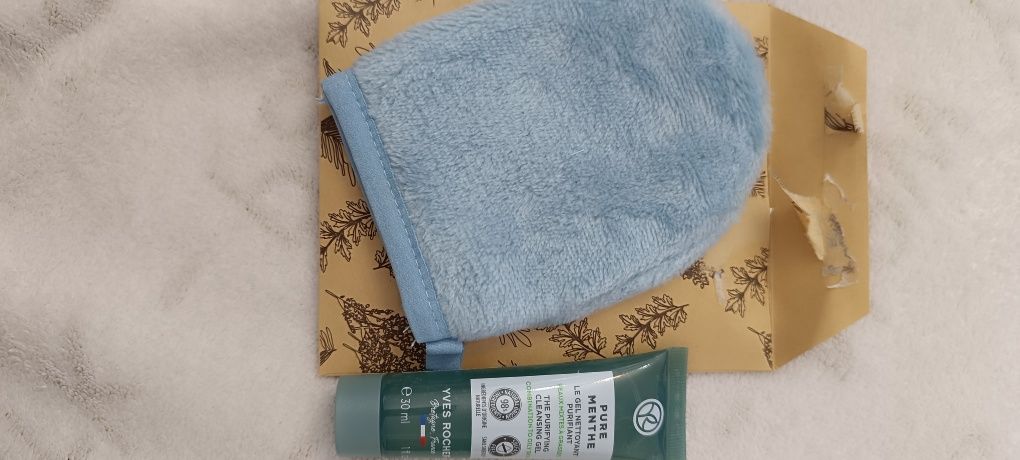 Gel de limpeza purificante Yves Rocher+ luva