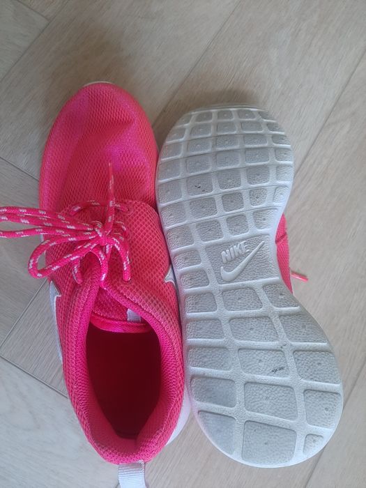 Buty Nike Roshe Run różowe r. 38