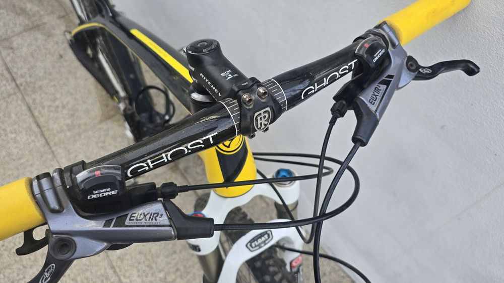 Bicicleta toda em carbono roda 26