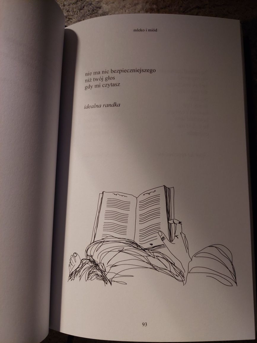 Książka "Mleko i miód" Rupi Kaur