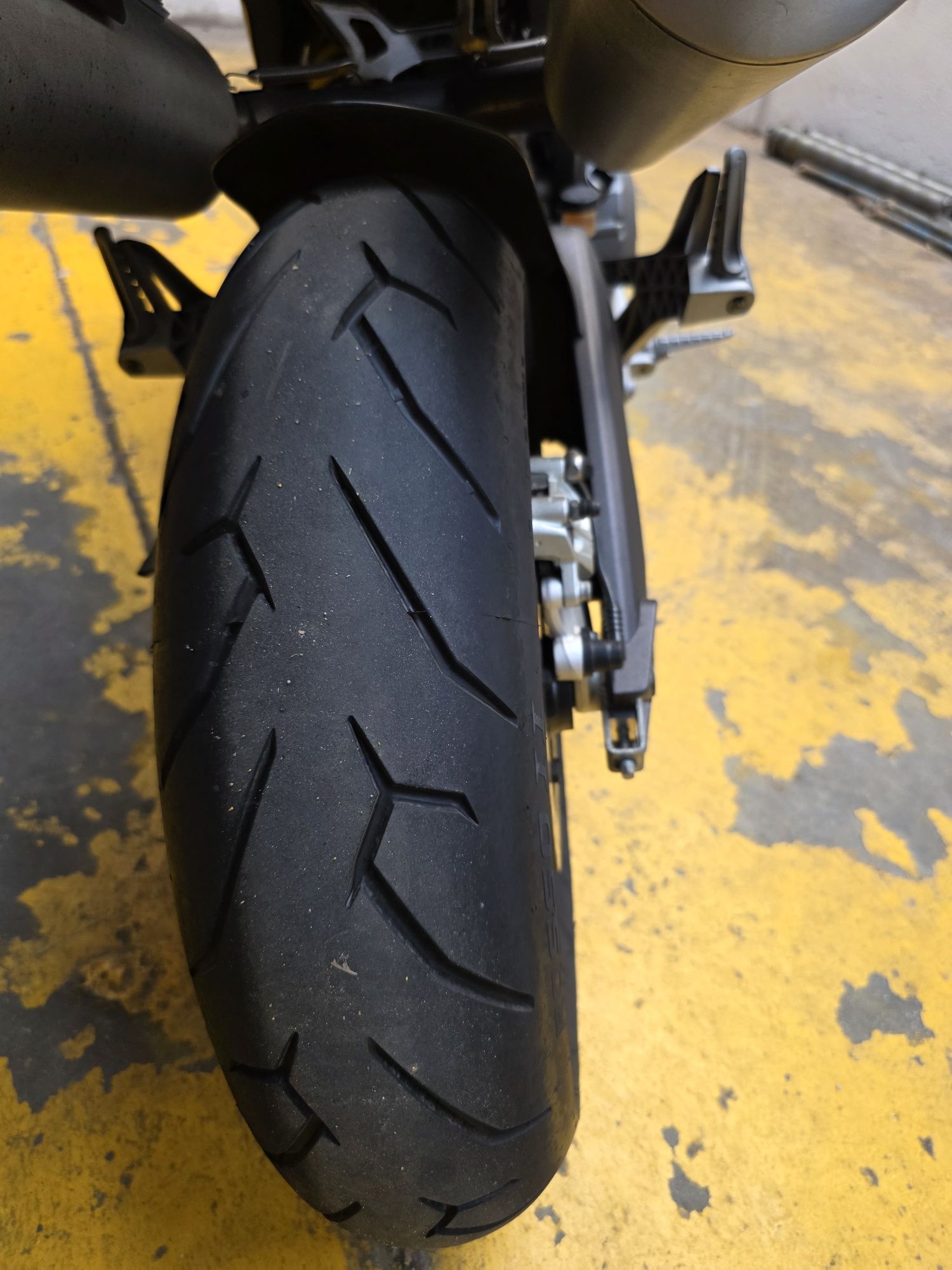 Ducati moster 696