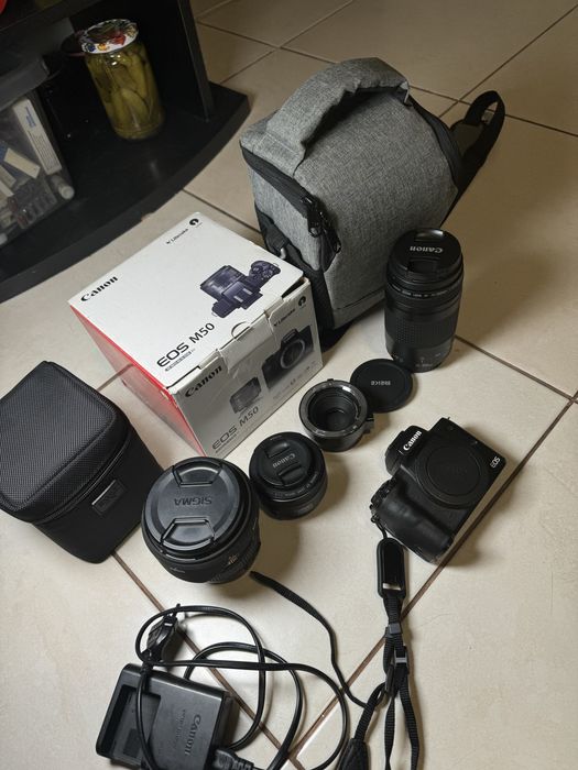 Canon m 50 + 3 обєктива sigma 10-20mm canon 50mm canon 75-300