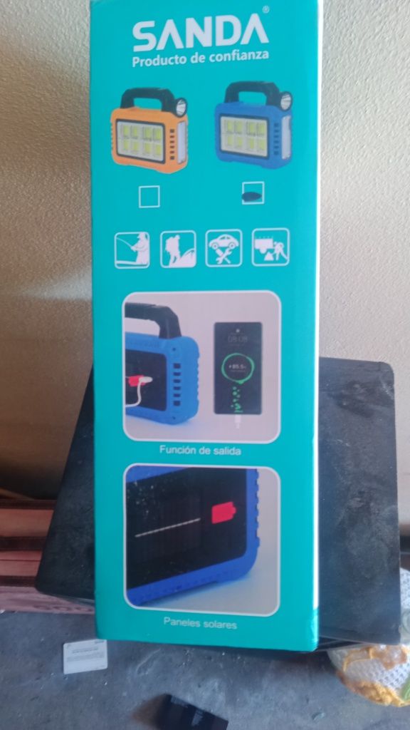 Lanterna multifuncional solar LED
