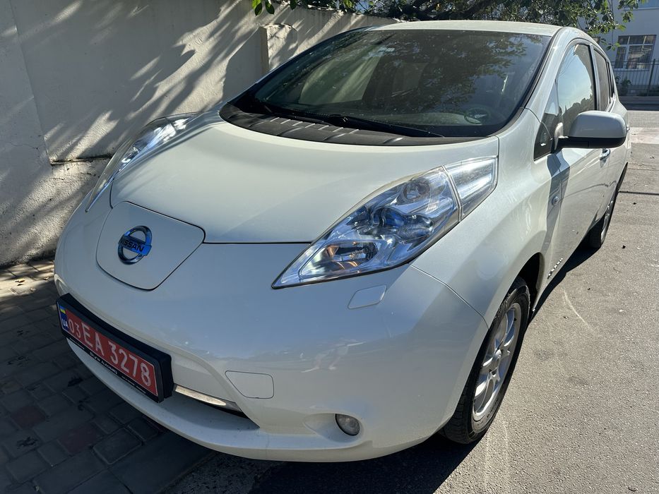 Продам Nissan Leaf