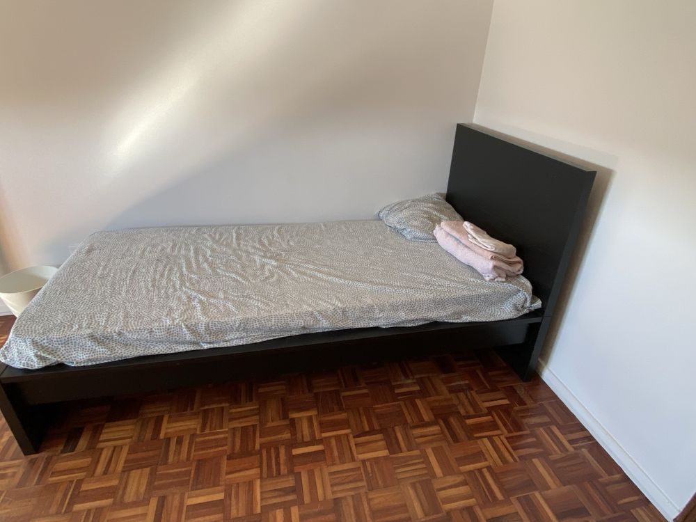 2 CAMA PRETA PARA VENDA COM ESTRADO