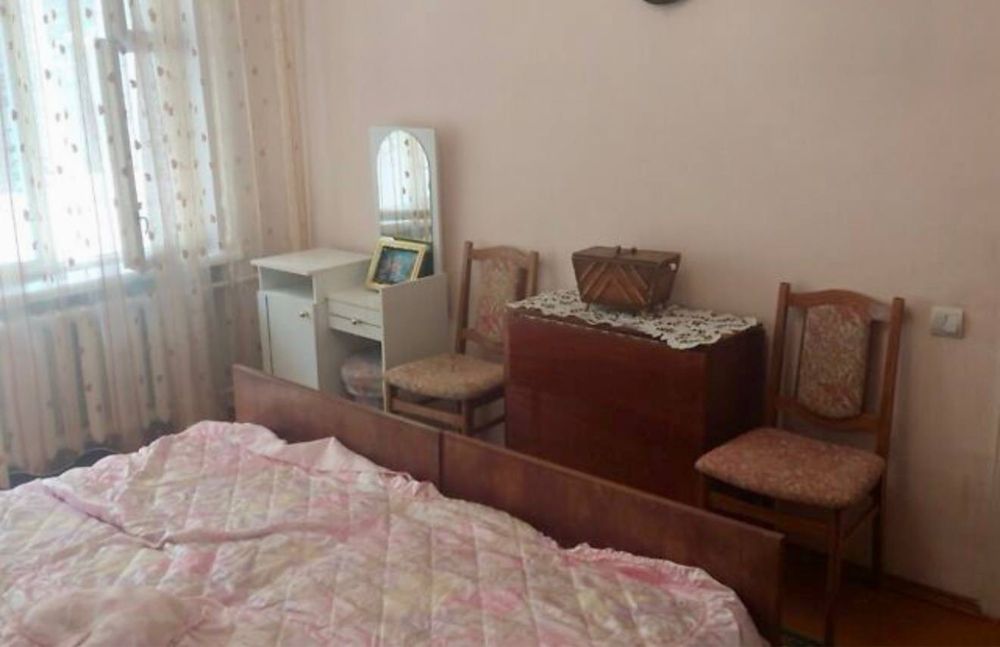 МОЖНА ДІВЧАТ! Оренда 2х кімнатної, НЕБЕСНОЇ СОТНІ-ПОЛЄТАЄВА, є балкон