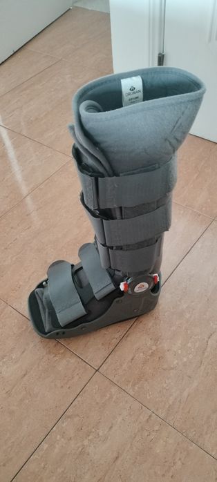 Bota ortopedia como nova