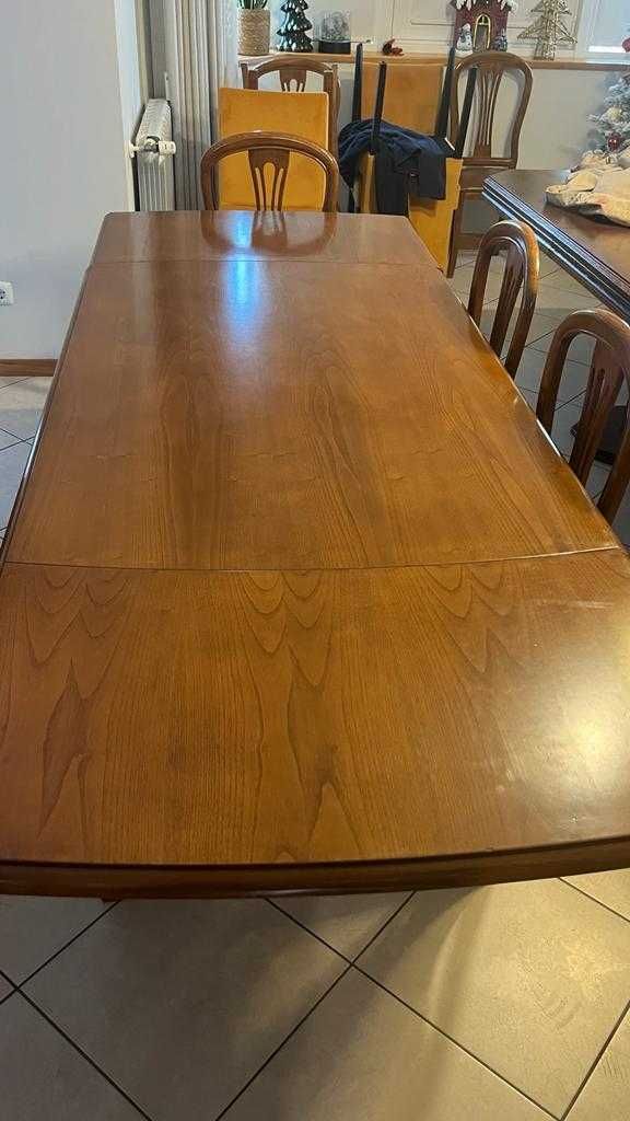 Mesa extensível de madeira com 6 cadeiras