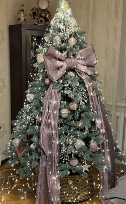 Ялинка блакитна лита