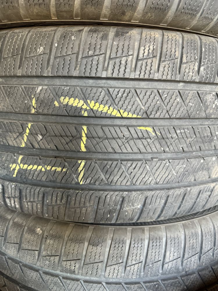 Opony całoroczne Vredestein quatrac pro 275/40 R21