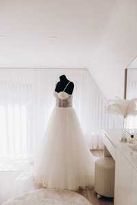Весільна сукня,молочного кольору