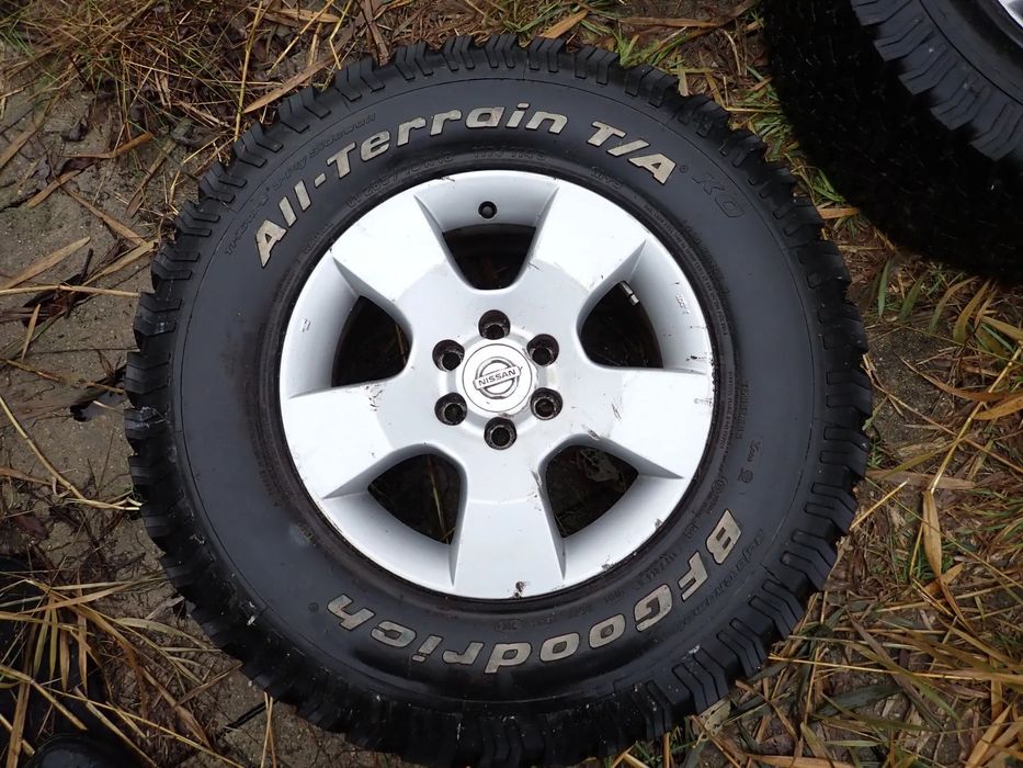 NISSAN NAVARA KOŁA ALUFELGI Z OPONAMI TERENOWYMI R16