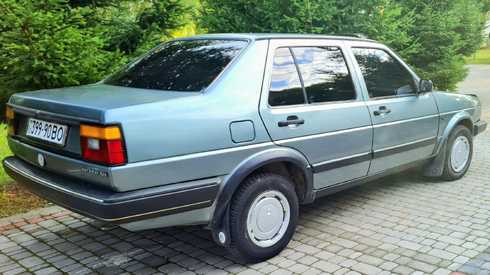 Volkswagen Jetta.  1,6 Бензин. Кпп автомат