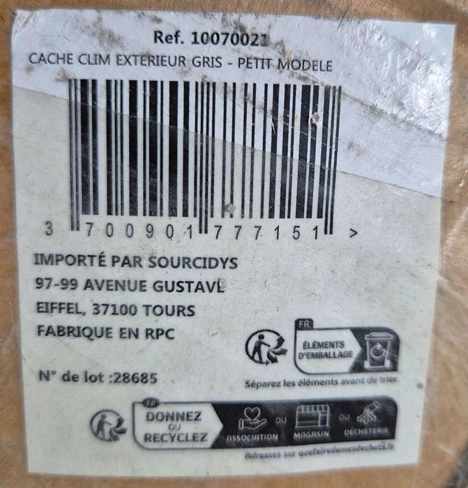 Osłona klimatyzatora - zewnętrzna metalowa kolor szary.