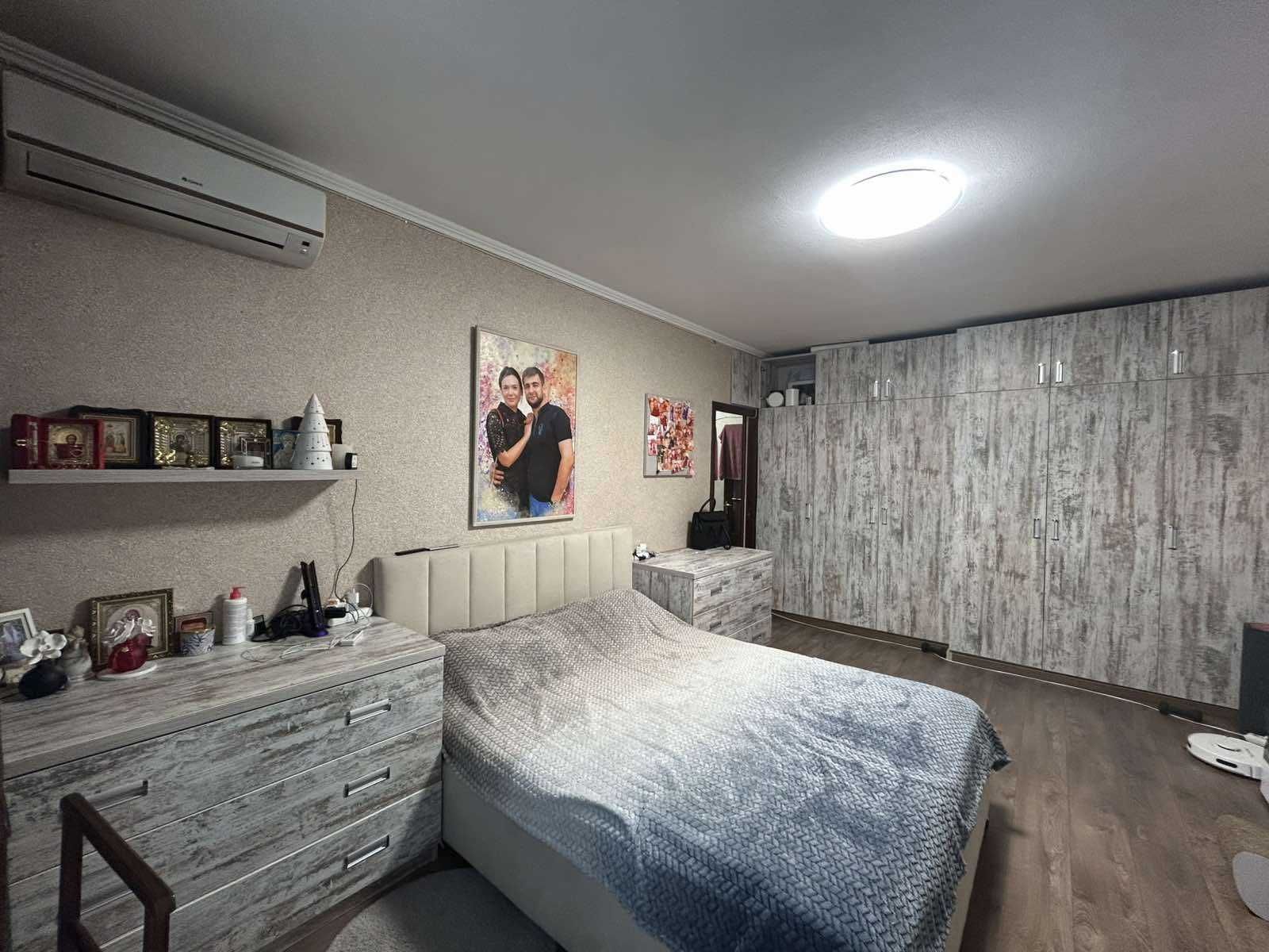 Продам отличную 2-ух комн. кв-ру на Оболони, ул. Героев Днепра,32-Б.