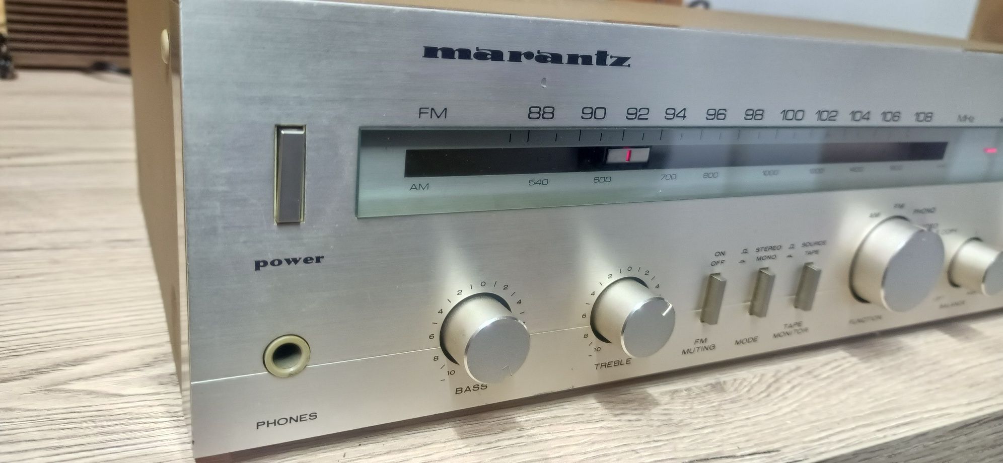 Amplituner Marantz SR220