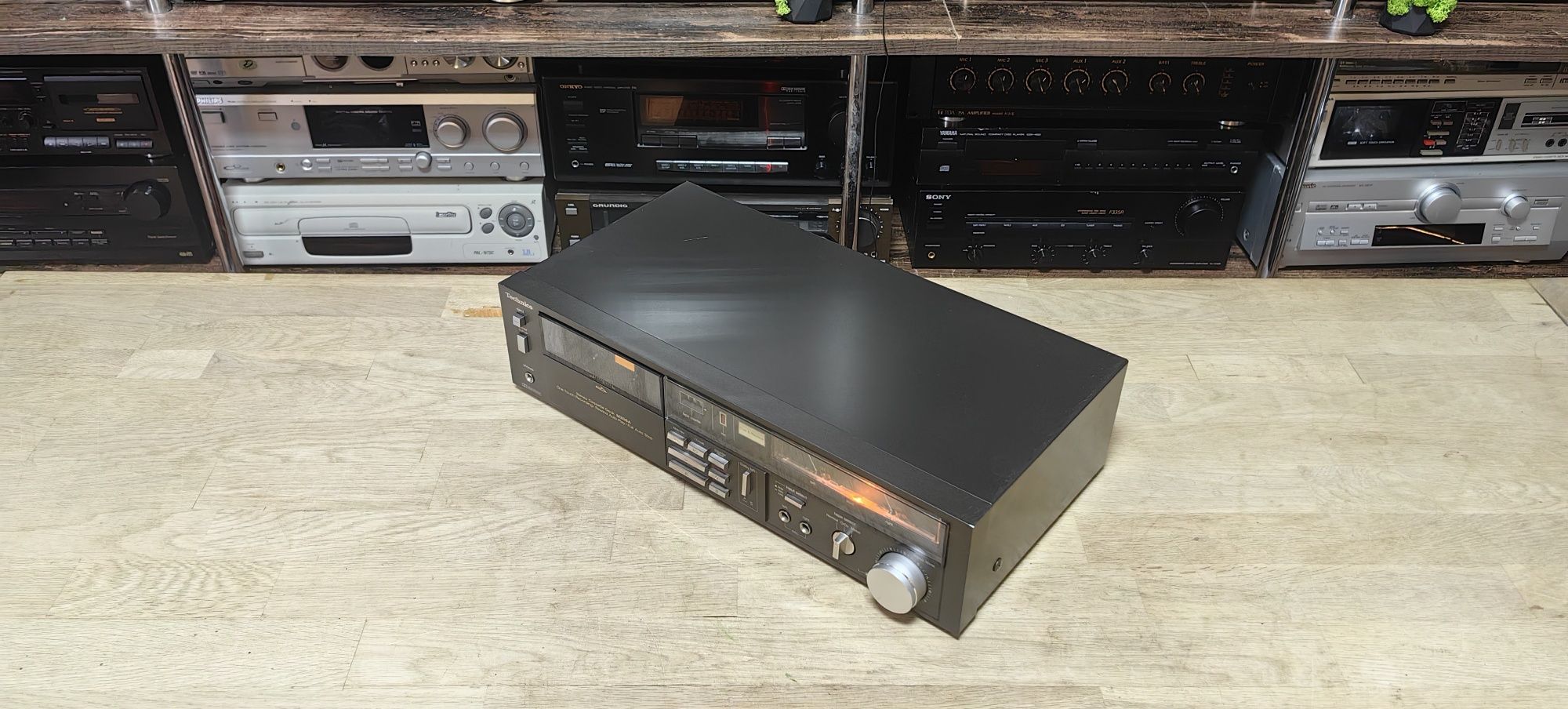Касетний програвач Technics RS-M206A