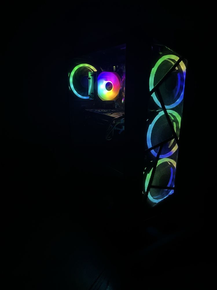 Komputer gamingowy rgb do gier