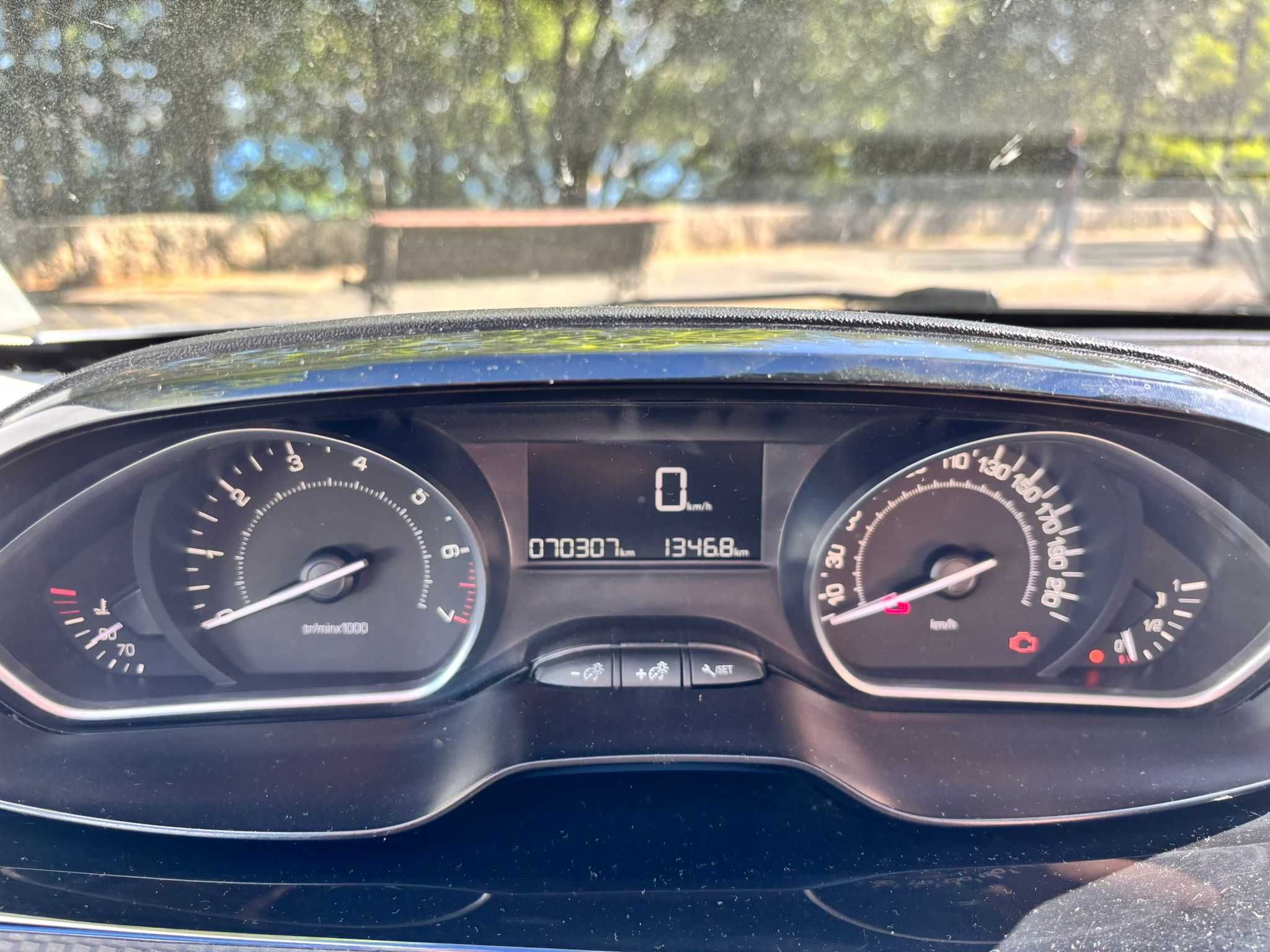 Peugeot 208 STYLE de 2018 com apenas 70 mil km