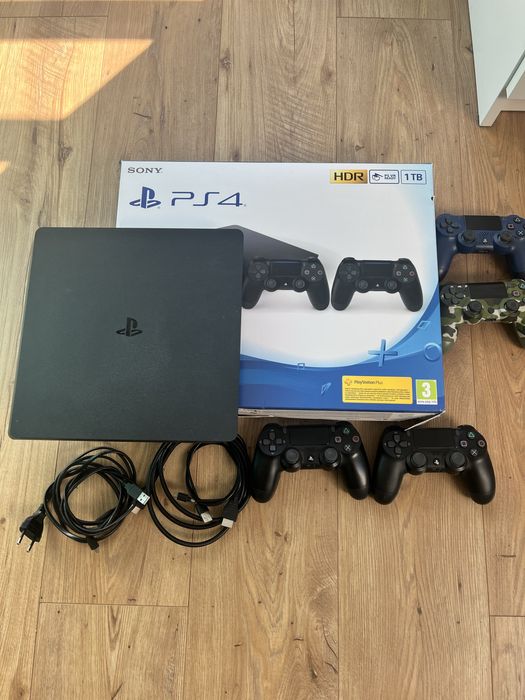 Konsola Playstation 4 Slim