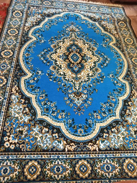 Ковер размером  2.7×1.9