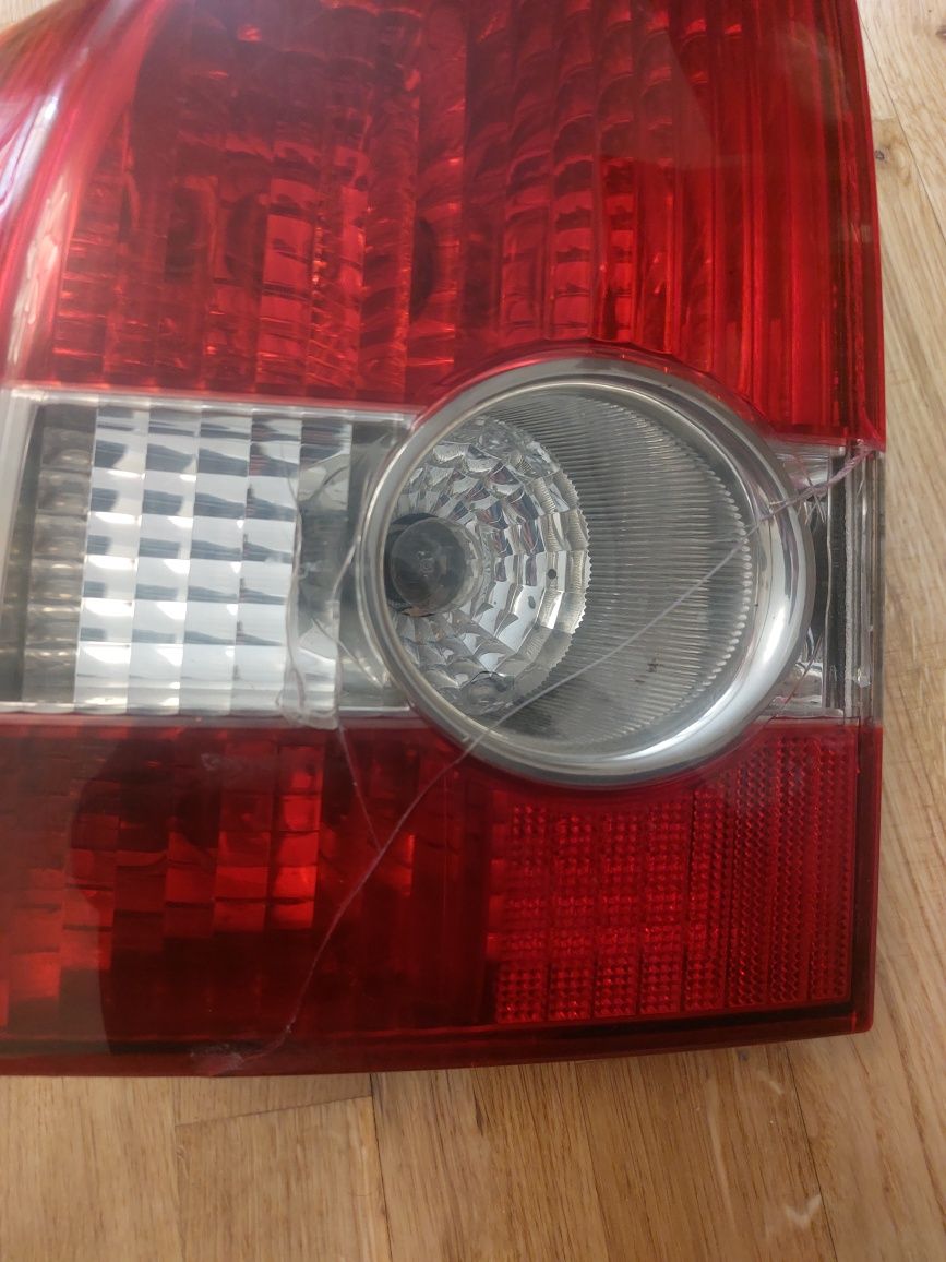 Lampa lewa tył Volvo V50