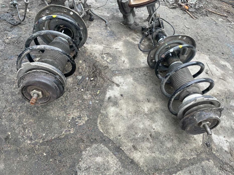 Ford Ka II / Fiat 500 1.2b mcpherson amortyzator zwrotnica lewa