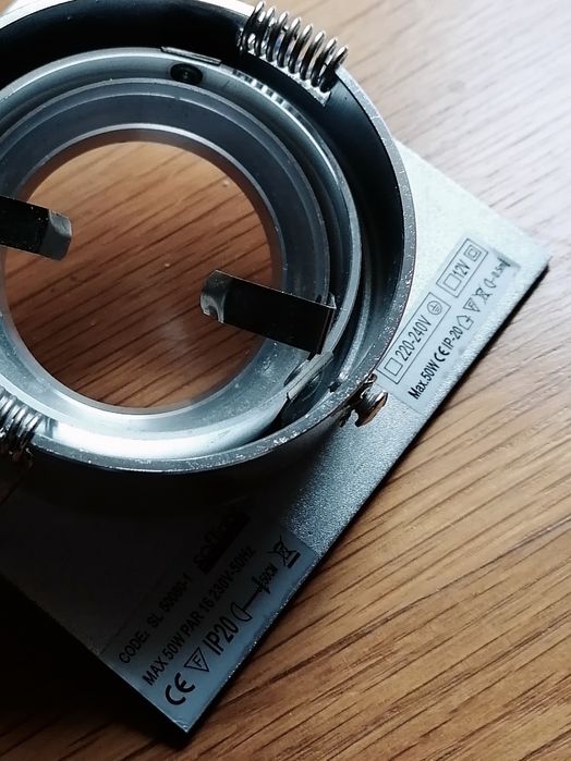 Molduras quadradas para focos de encastar