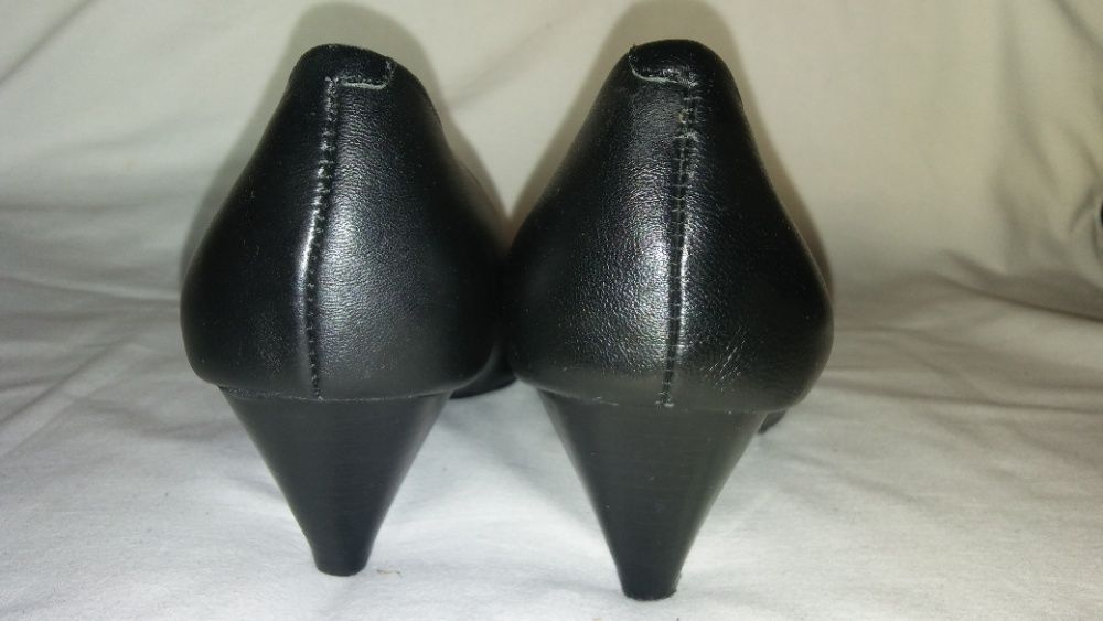 Wide fit roz.38,5, dł wkł.25,5 cm- skóra - stan bdb