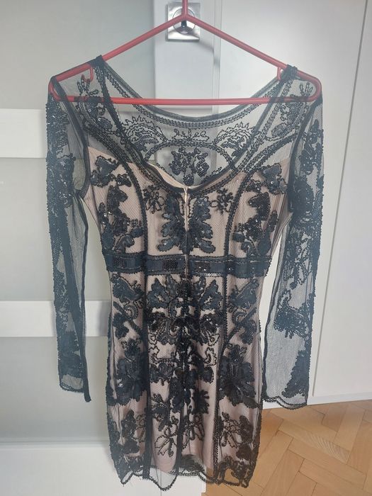 Sukienka mała czarna tiulowa elegancka