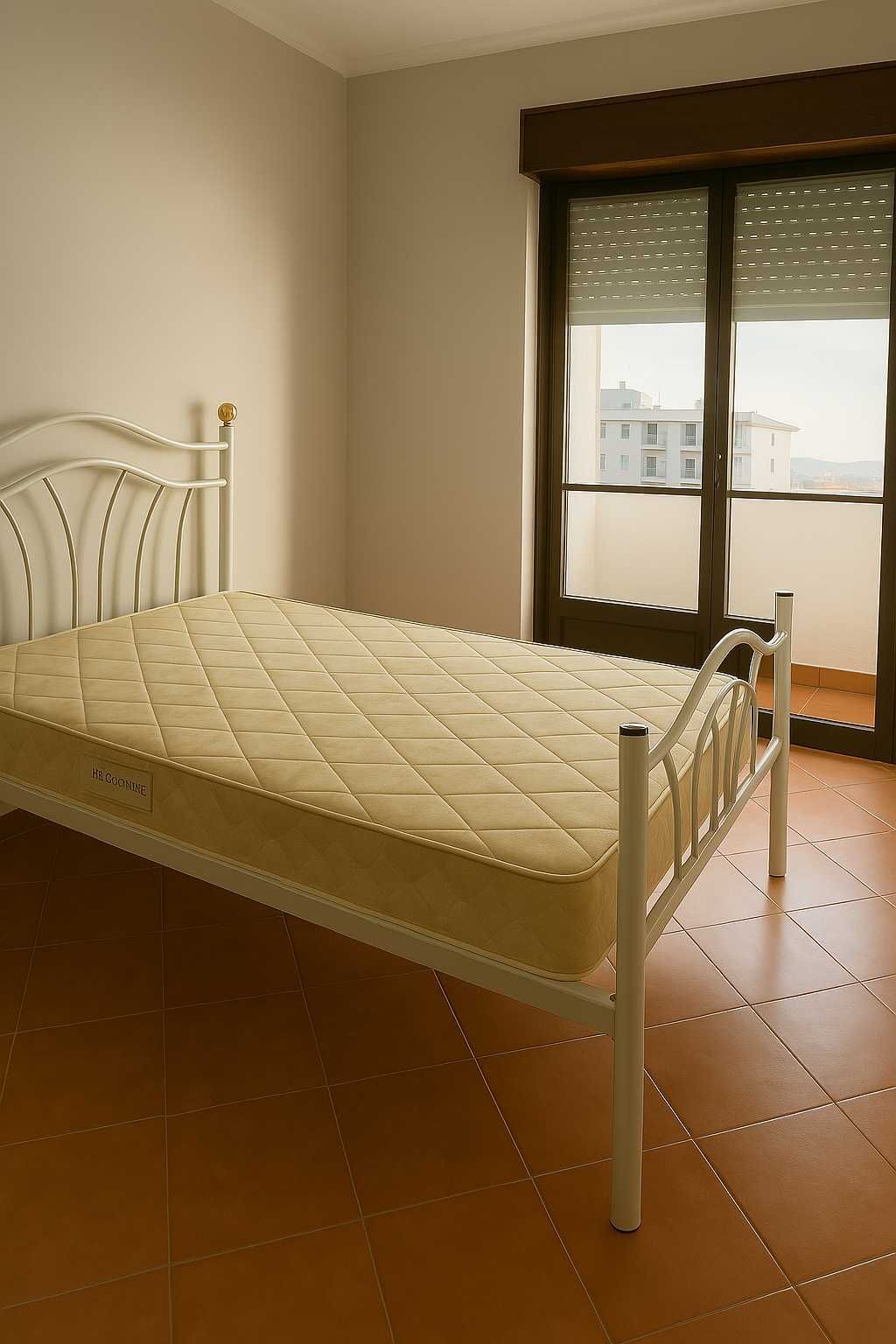 Duplex T4 com 2 Wc's e terraço, junto à Estação de Rio de Mouro