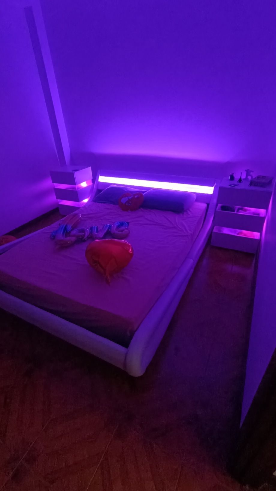 Cama e mesinha Led