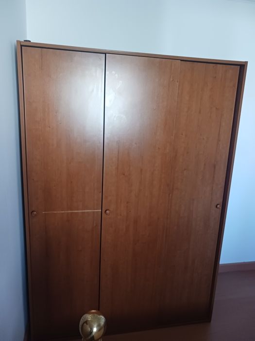 Vendo Cama e Roupeiro