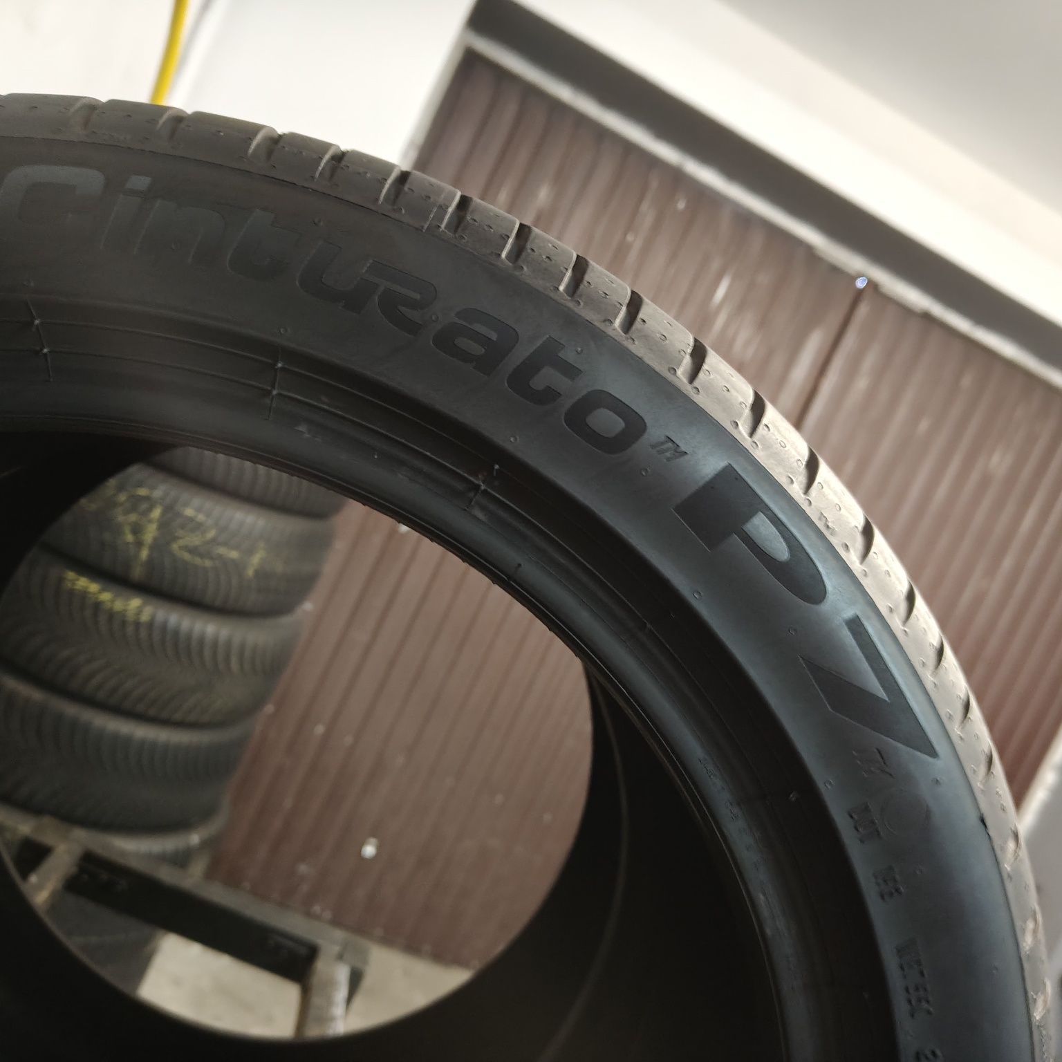 235/45/18 XL Sprzedam parę opon letnich Pirelli