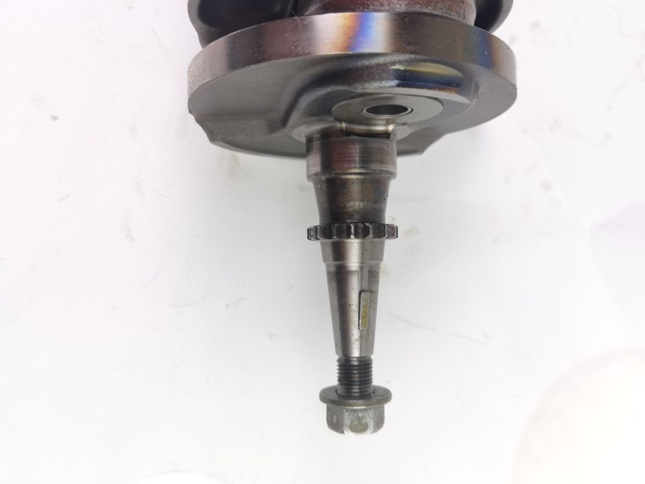 Yamaha yzf 250 08r wał korbowy