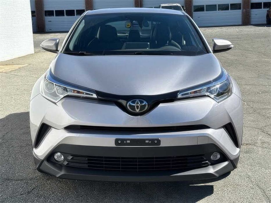 Toyota C-HR Limited      2019