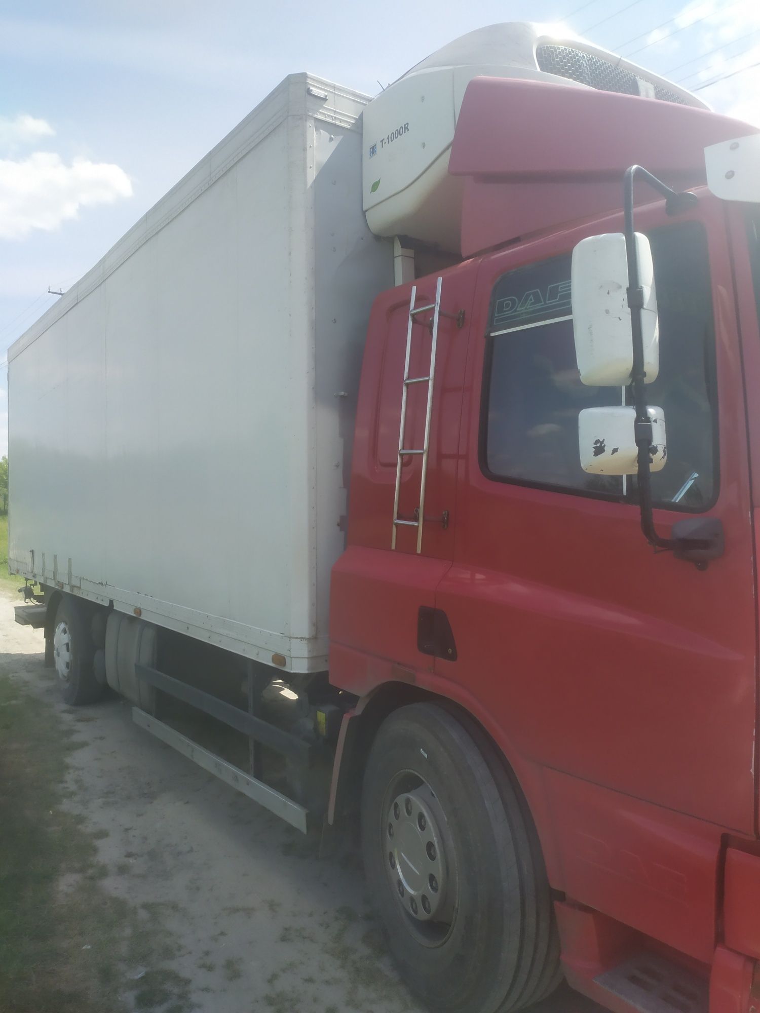 Продам вантажне авто DAF 75320