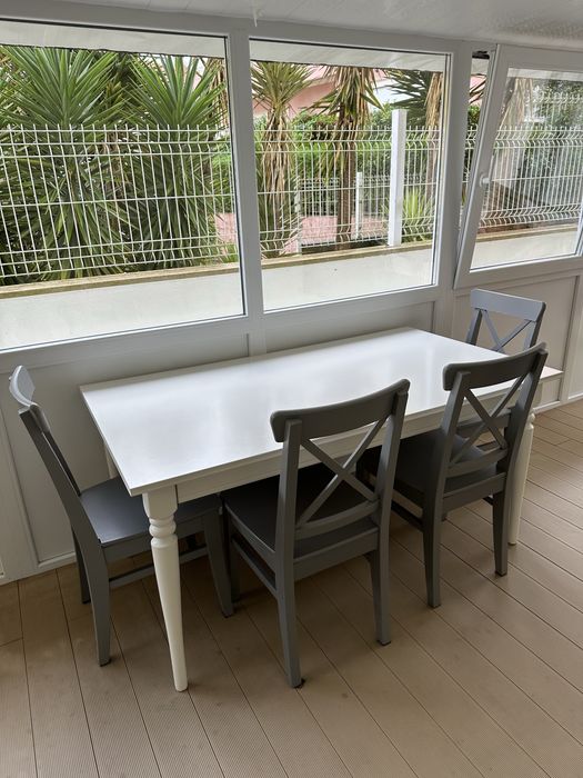 Mesa de Jantar Extensível com 4 cadeiras Rosentorp IKEA