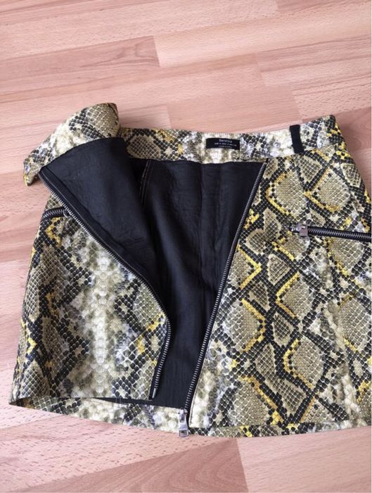 Жіноча спідниця