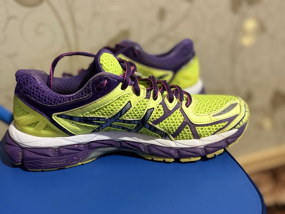 Жіночі кросівки для бігу ASICS GEL